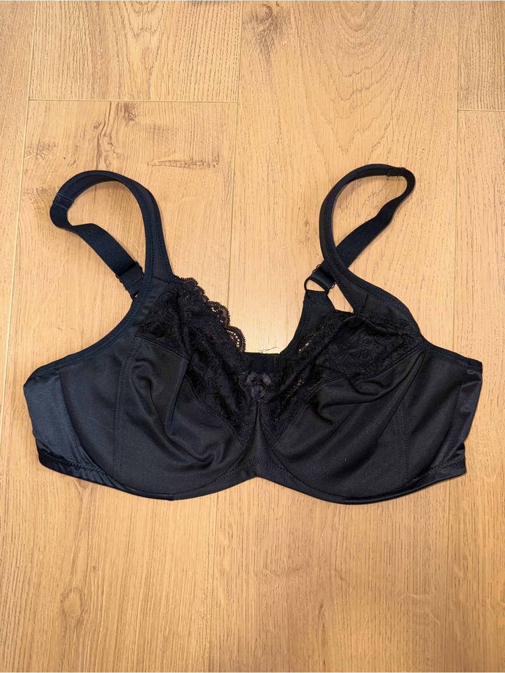 Casolace Black Lace Women's Full Coverage Lace Seamless Underwire Minimizer Bra